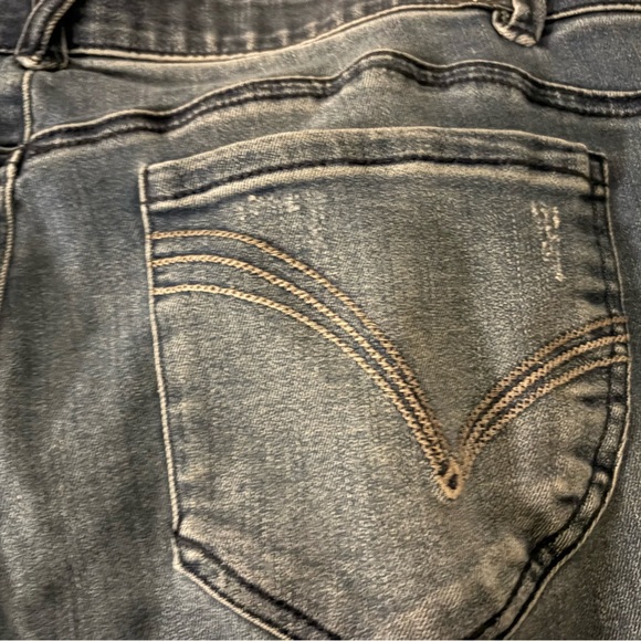 Democracy Wide Leg Jeans - Picture 3 of 9